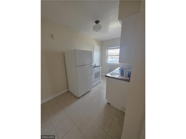 Building Photo - 2050-2056 W Bayard Ave