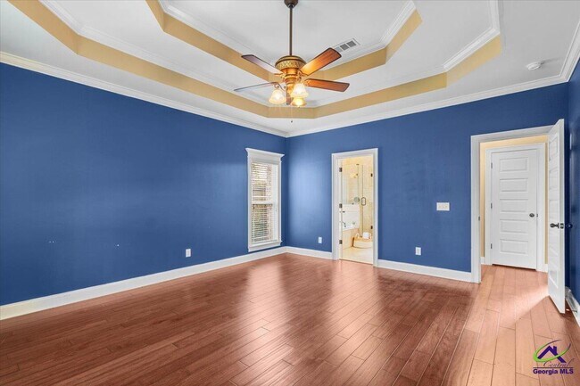 Building Photo - 300 Cheshire Dr