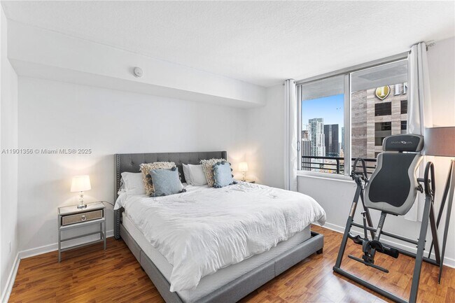 Building Photo - 335 S Biscayne Blvd