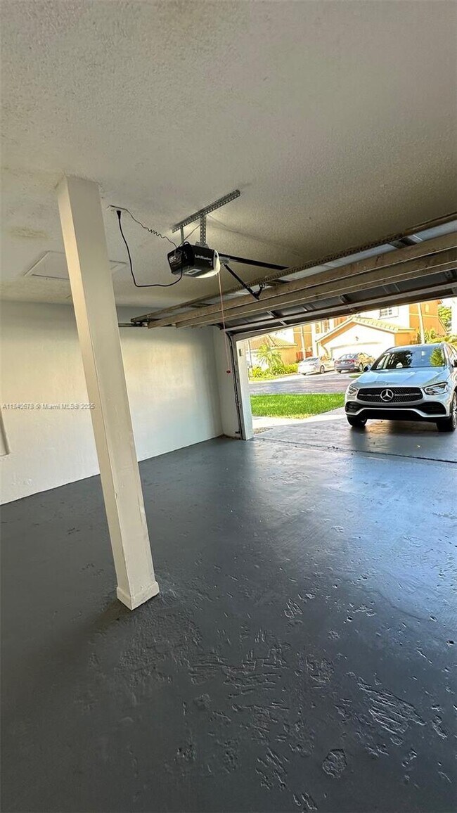 Building Photo - 10269 SW 138th Ct