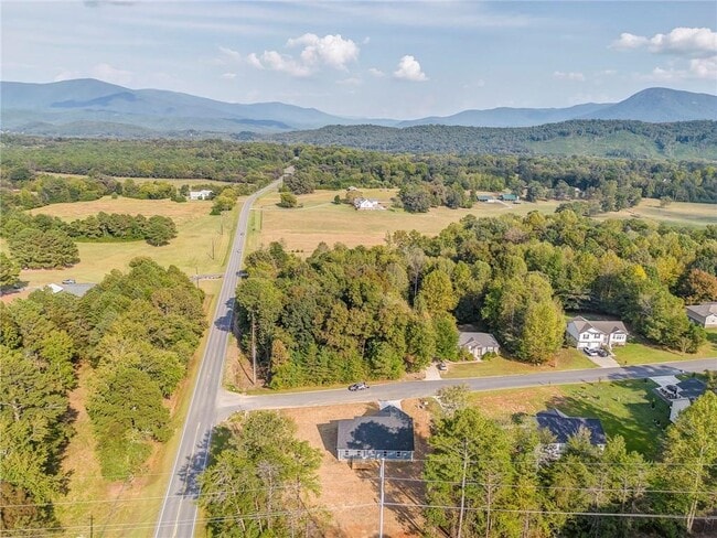 Building Photo - 22 Earls Way