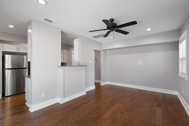 Building Photo - 2609 S 5th St