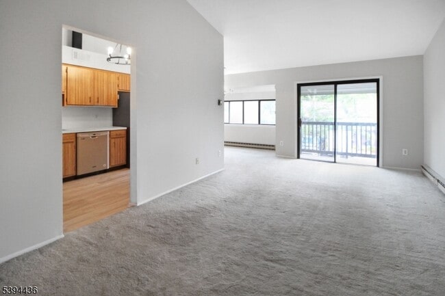 Building Photo - 70 Meadowview Dr