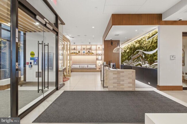 Building Photo - 925 N Fairfax St