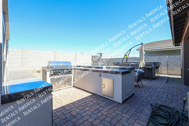 Building Photo - 15990 W Gray Fox Trl