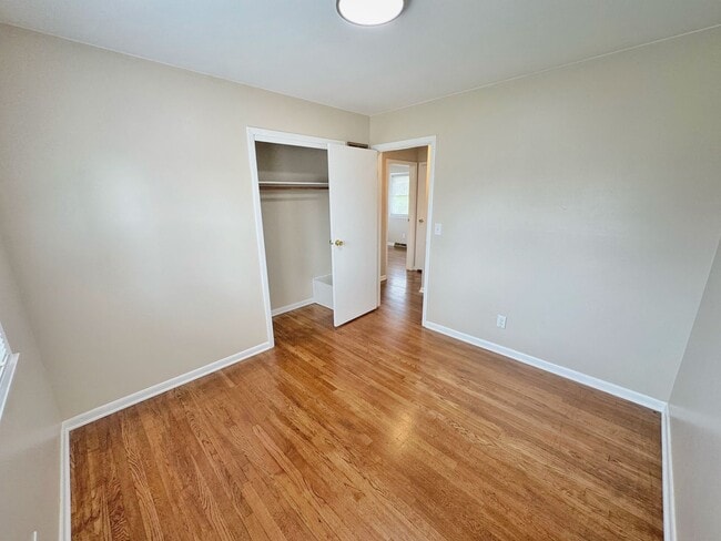 Building Photo - Modern Ranch Retreat