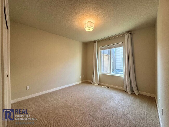 Building Photo - Mt Hood views 4BR/3BA Villebois luxury home available now! Dog Friendly