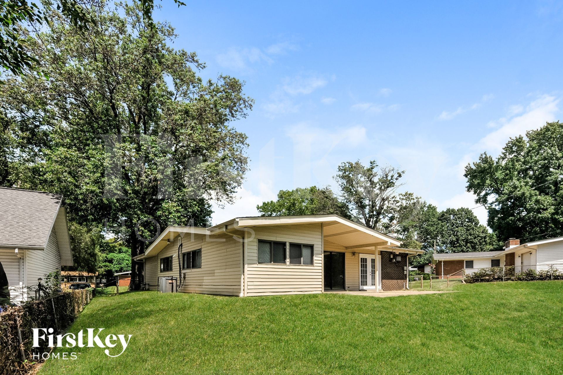 Building Photo - 2420 Cherry