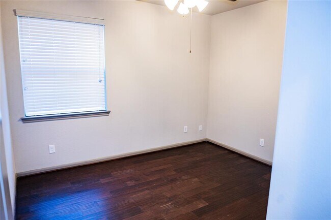 Building Photo - 211 Cheswood Forest Pl