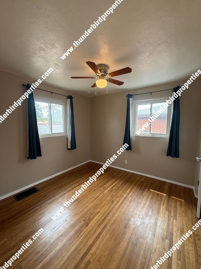 Building Photo - Beautifully remodeled Uptown location