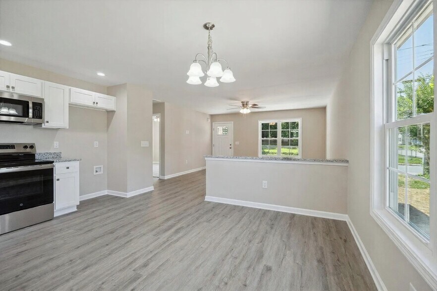 Kitchen - 528 S Caldwell St