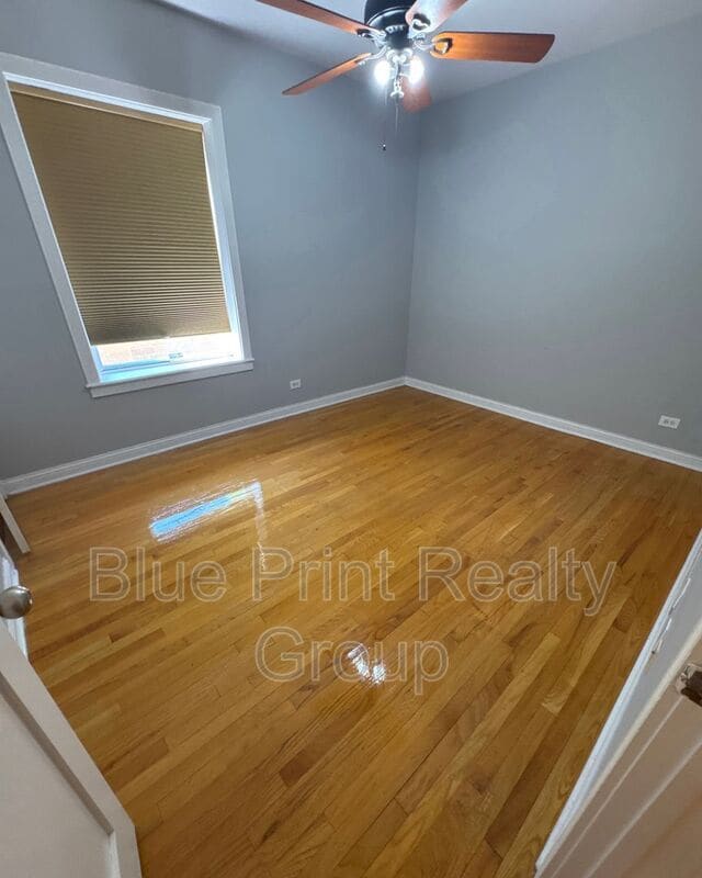 Building Photo - 1540 E 67th Pl