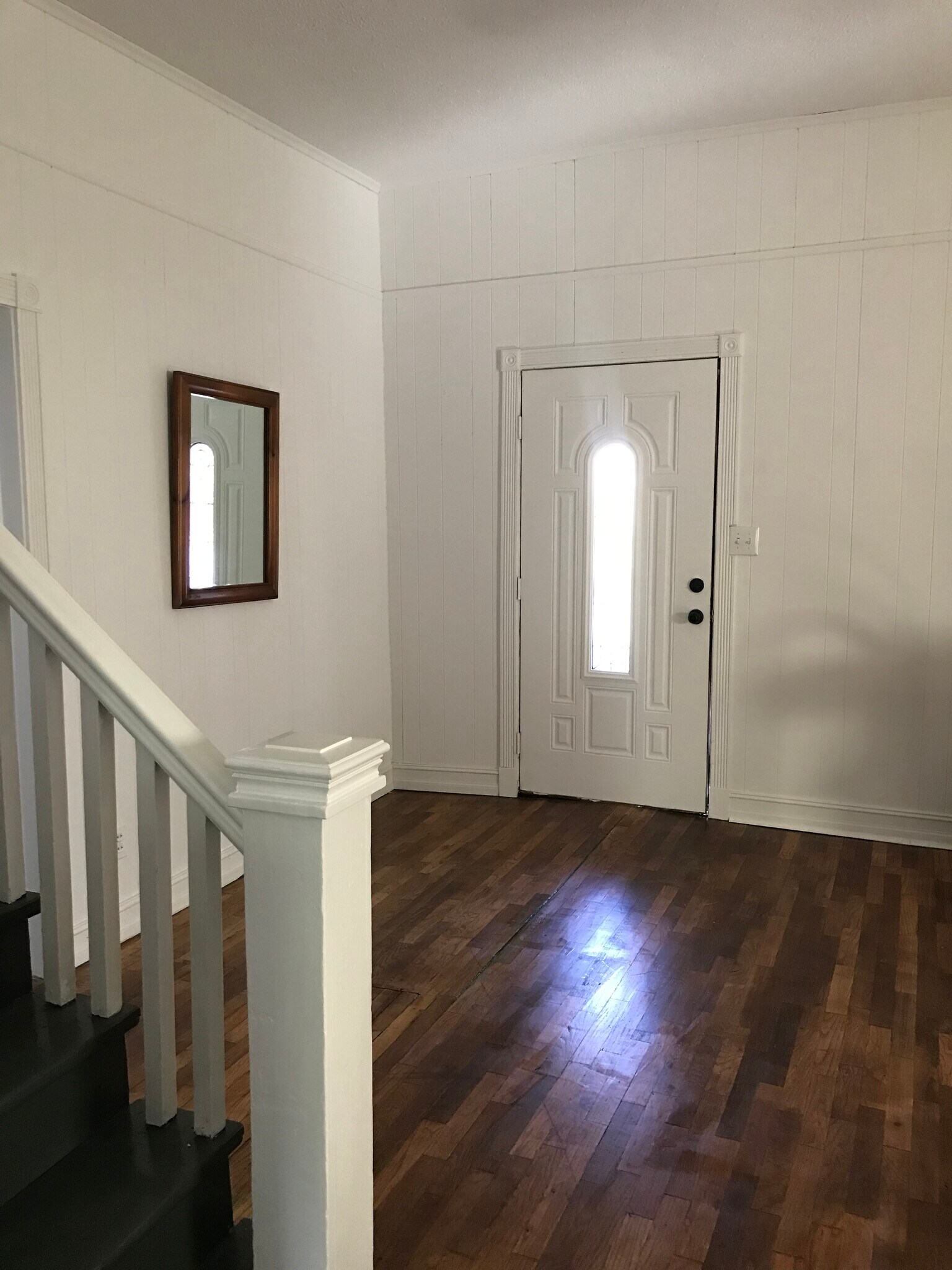 Livingroom - 903 Ward St