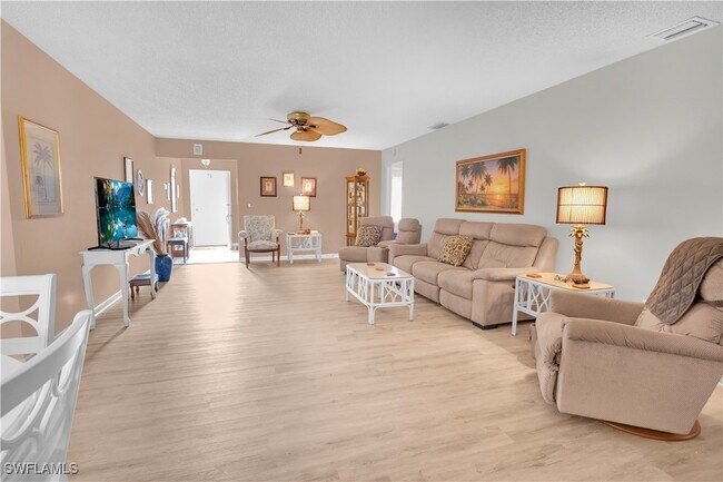 Primary Photo - 1251 Broadwater Dr