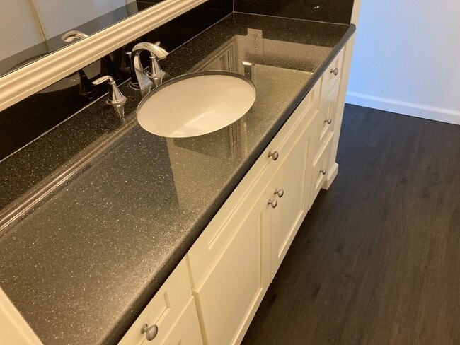 Building Photo - Updated two bedroom two bath in Fox Hills ...