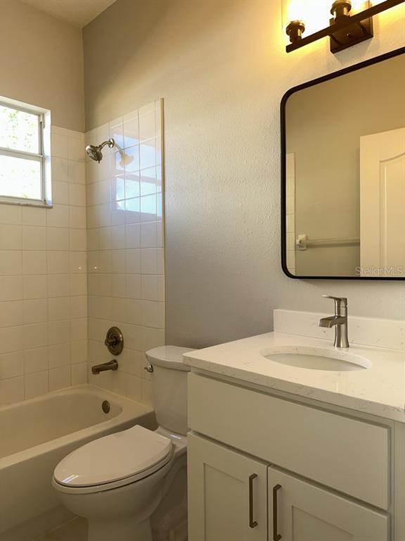 Building Photo - 1329 Avonwood Ct