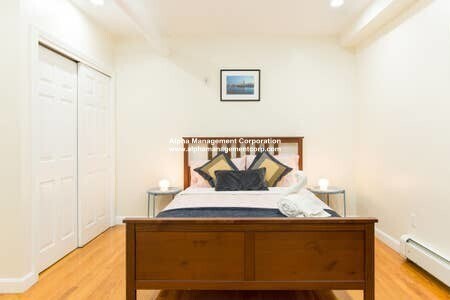 Building Photo - 22 Euston St