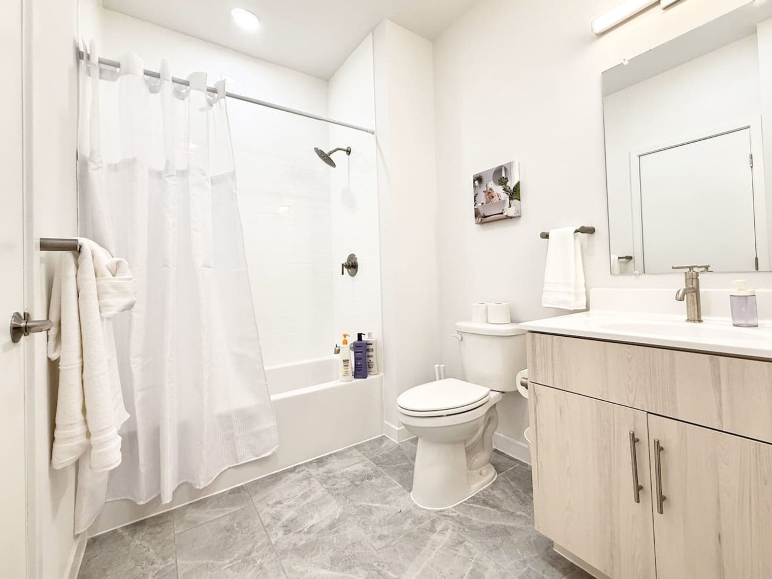 Building Photo - 501 N Perth St