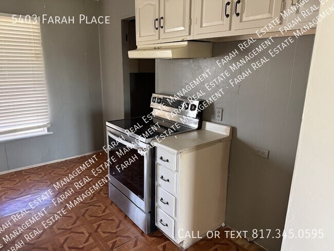 Building Photo - 5403 Farah Pl