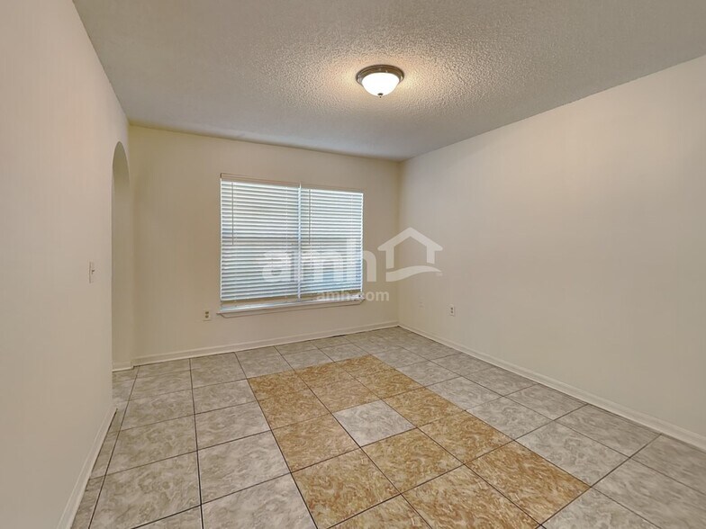 Building Photo - 7407 Overland Park Blvd
