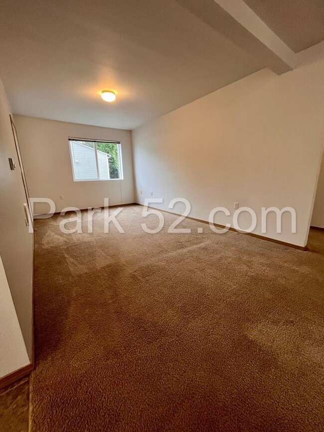 Building Photo - $300 Off First Full Month!  1 Bedroom 1 Bathroom - Ground Floor - Bonney Lake Condo - #C1