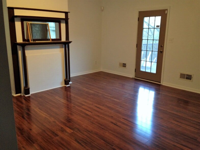 Building Photo - 3213 Josephine St