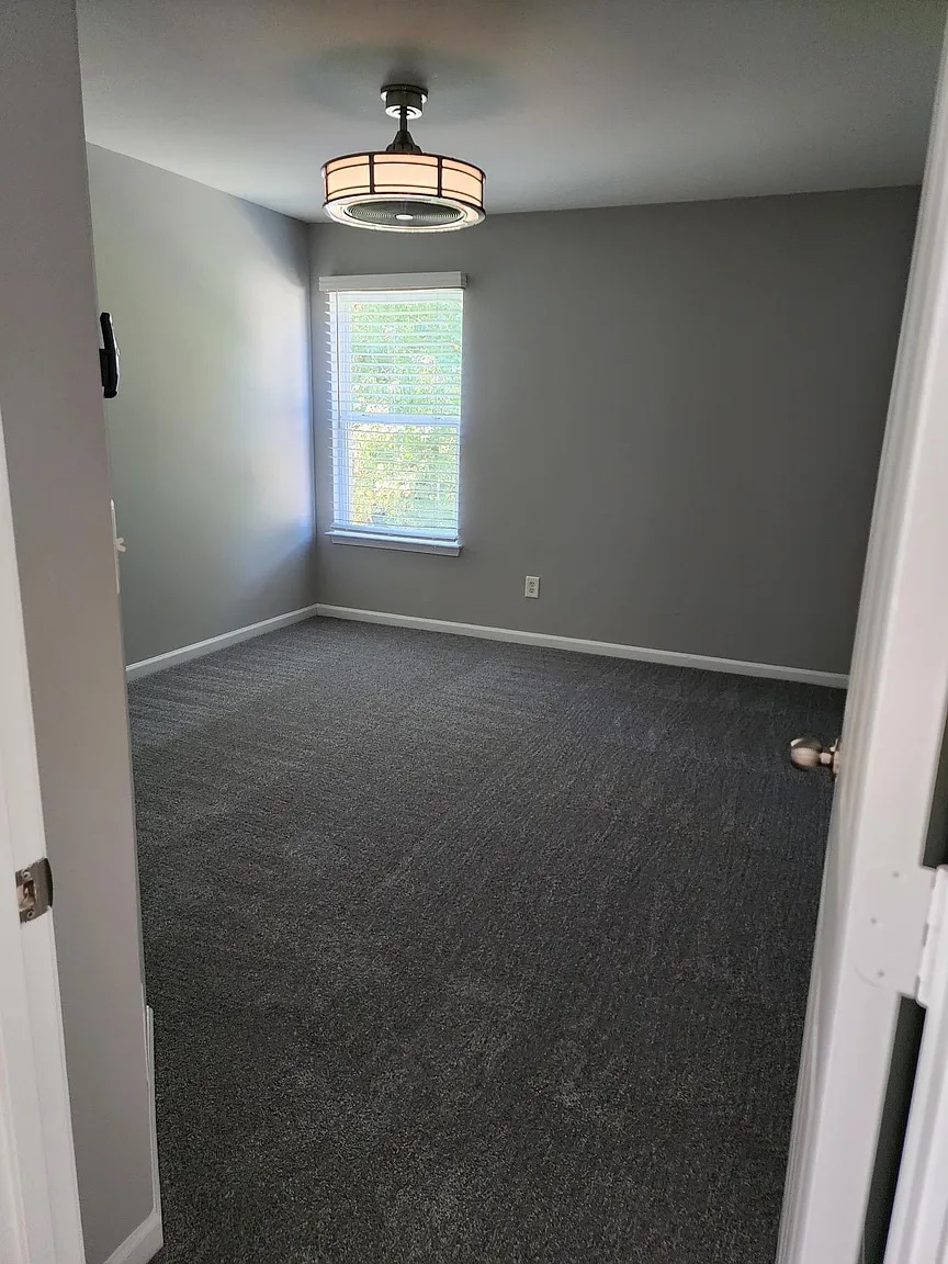 Building Photo - Room in Single Family Home on Mountain Quail Dr