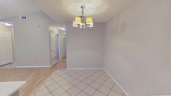 Building Photo - 12406 Deer Falls Dr