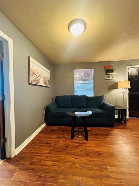 Building Photo - 1027 SE 5th Ave