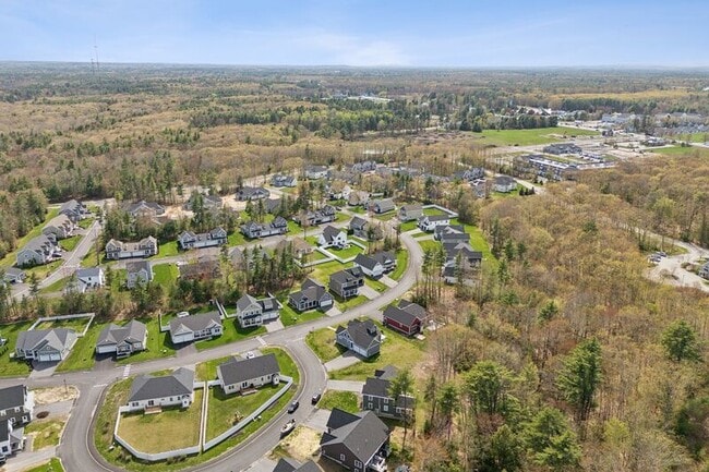 Building Photo - 2 Lodge Dr