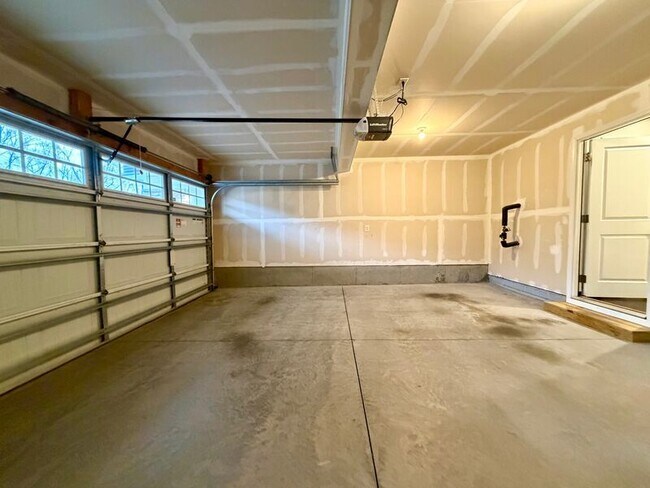 Building Photo - 11777 Blessington Rd