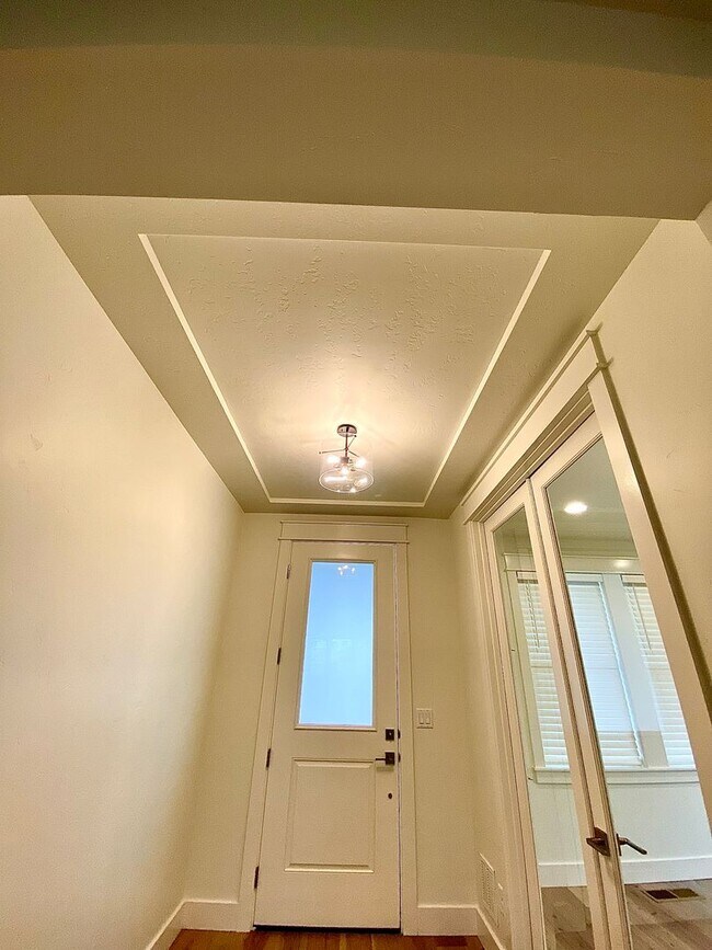 Building Photo - Beautiful Custom 6 Bedroom (2 Primary Bedrooms!) +Office located in NW Meridian