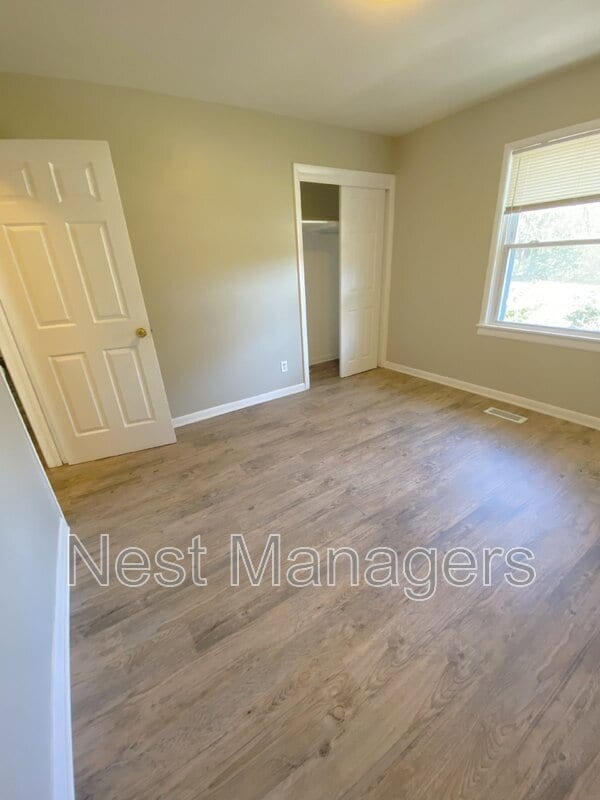 Building Photo - 3808 Hartwell Rd