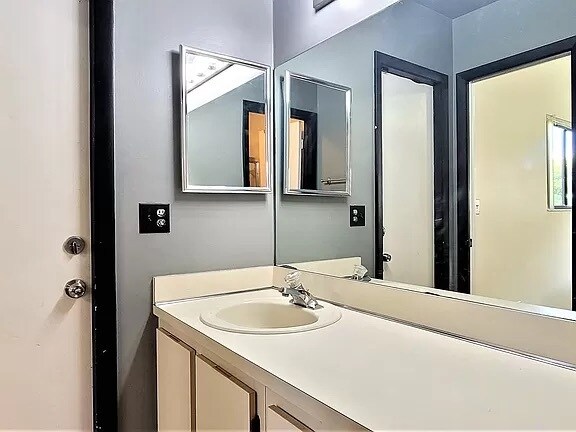 Building Photo - 2815 NW 110th Ter