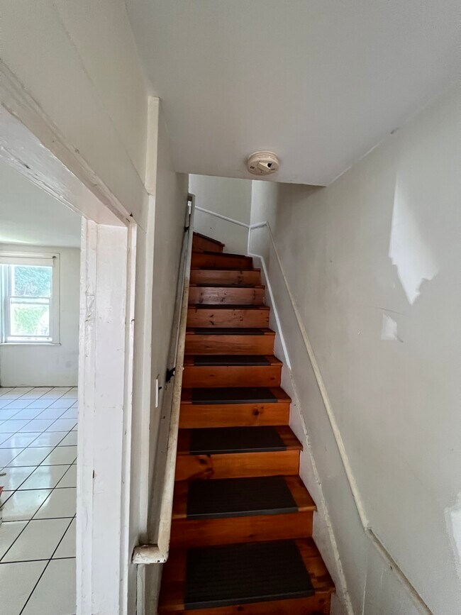 Building Photo - 21 Sawin St