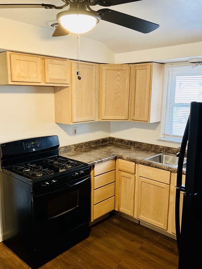 Updated Kitchen - Gas Stove - 9968 Northampton Dr