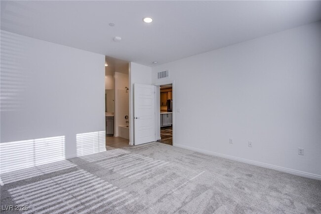Building Photo - 2555 Hampton Rd
