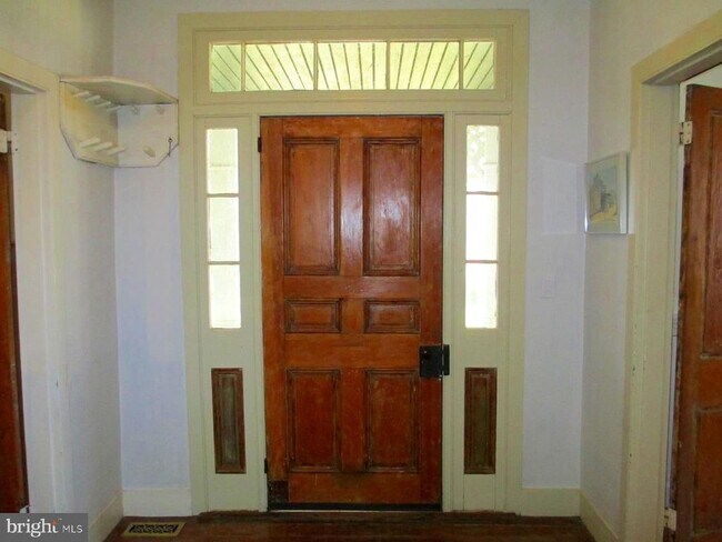 Building Photo - 8355 Broad Neck Rd