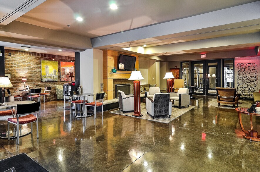 Building Photo - 1803 Broadway