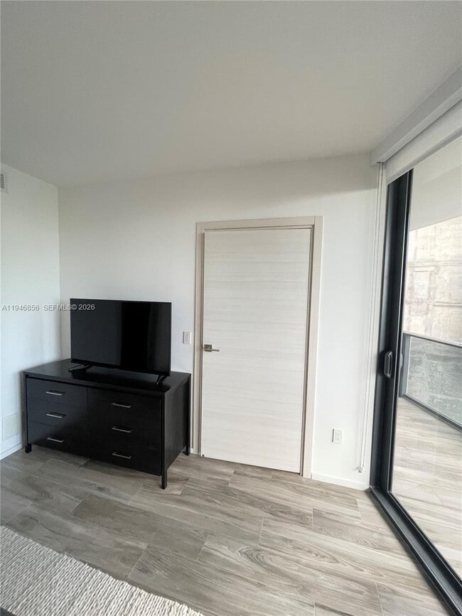 Building Photo - 801 S Miami Ave