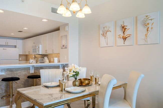 Building Photo - 10811 Front Beach Rd