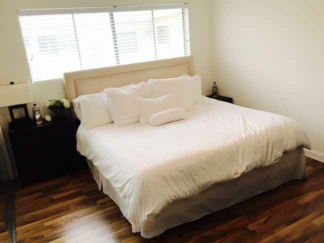 bedroom - 960 Larrabee St