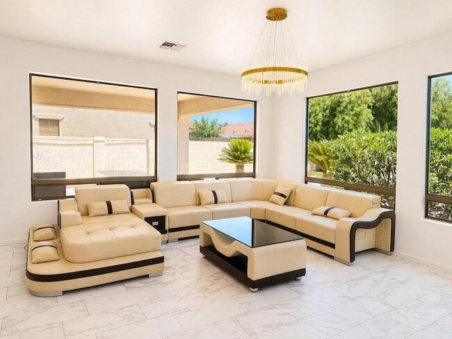 Building Photo - 8611 S 45th Glen