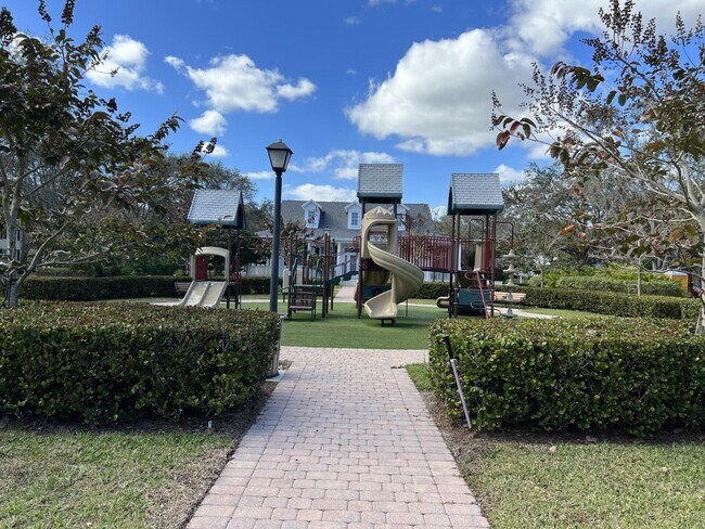 Building Photo - 180 Barbados Dr