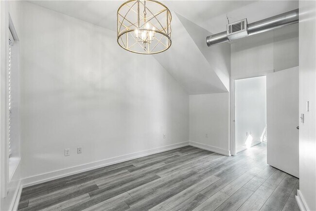 Building Photo - 791 Wylie St SE