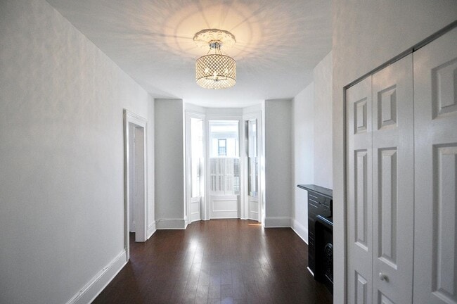 Building Photo - 148A Webster Ave