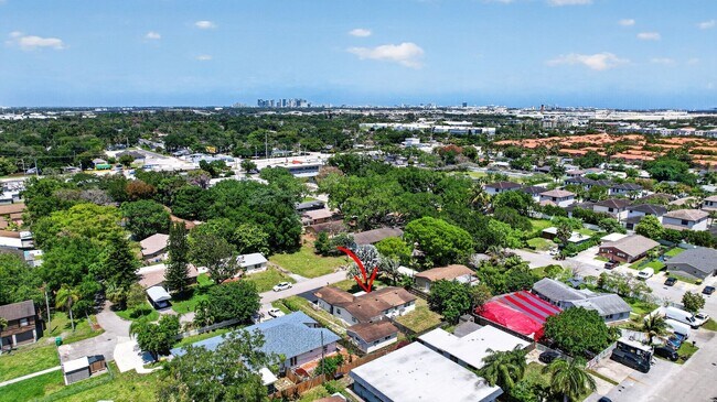 Building Photo - Renovated 3BR/2BA Corner Single-Family Home – Large Fenced Yard, NO HOA
