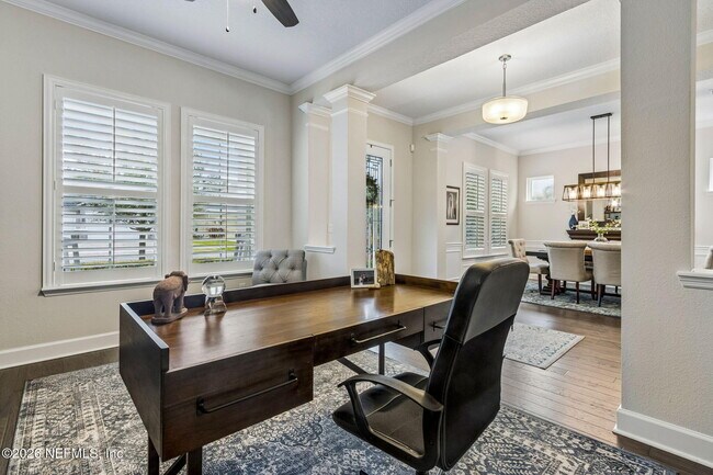 Building Photo - 209 Manor Ln