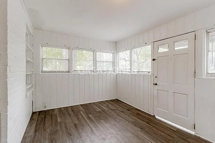 Building Photo - 3104 Mary Dr