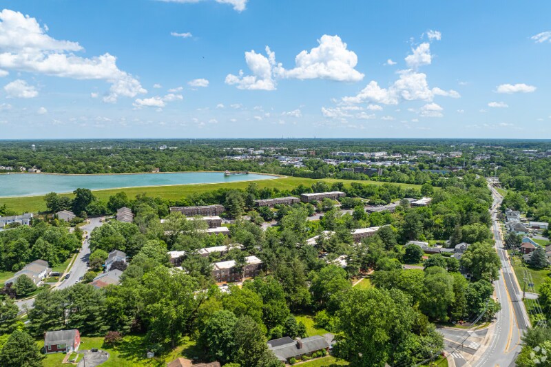 Building Photo - 1314 Wharton Dr